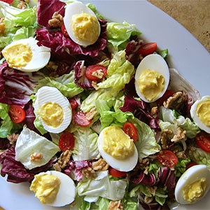 جذب بهتر کاروتنوئید سبزیجات با تخم مرغ در سالاد