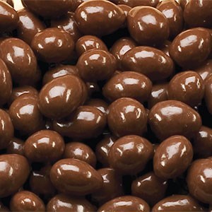 مصرف روزانه شکلات با کاهش خطر دیابت و بیماری های قلبی در ارتباط است.