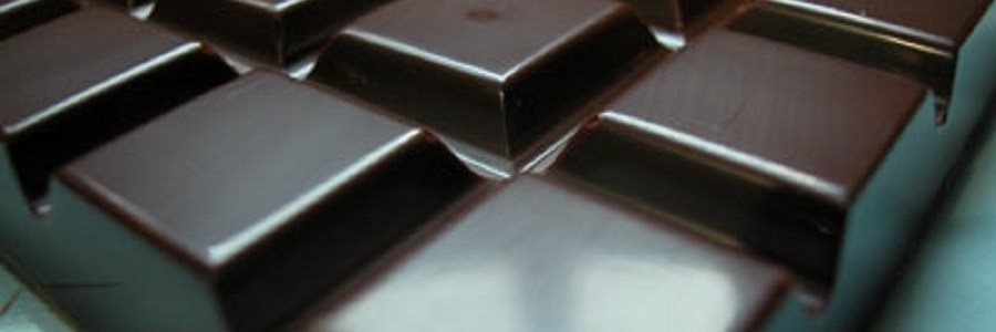 پیشگیری از حمله قلبی با مصرف شکلات تلخ