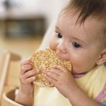 بهترین مواد غذایی برای سلامت مغزی کودکان