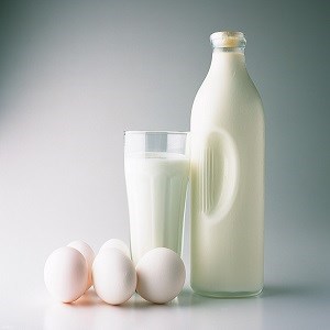 در طول روز بیش از سه لیوان شیر نخورید!