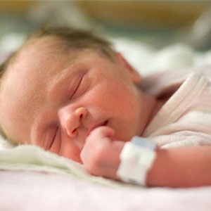 احتمال تولد نوزاد نارس در زنان ناشنوا بیشتر است.