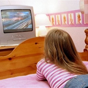 کودکانی که در اتاق خواب تلویزیون دارند، چاق ترند.