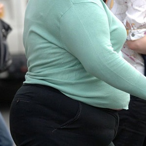 چاقی شکمی خطر سرطان را در زنان یائسه افزایش می‌دهد.