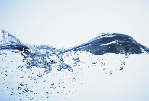 پیشگیری از سرطان با مصرف آب و دیگر مایعات
