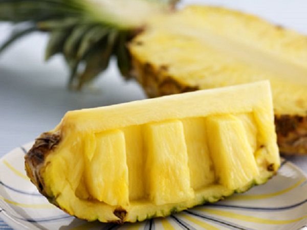 آناناس یک میوه اسیدی است